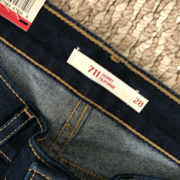 ⛔️SOLD⛔️ Size 28 Levi’s 711 - Picture 3 of 4